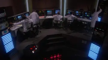 Backdrop to the movie "Deep Space" #640720