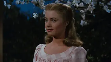 Backdrop to the movie "Carousel" #494411