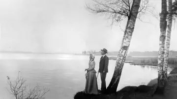Backdrop to the movie "The Grasshopper" #1161731