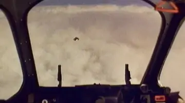 Backdrop to the movie "Invasion: UFO" #1616885