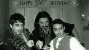 Backdrop to the movie "What We Do in the Shadows" #808338