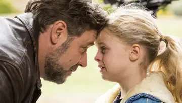 Backdrop to the movie "Fathers and Daughters" #905621