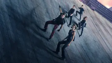 Backdrop to the movie "Allegiant" #918018