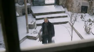 Backdrop to the movie "Winter Sleep" #985820