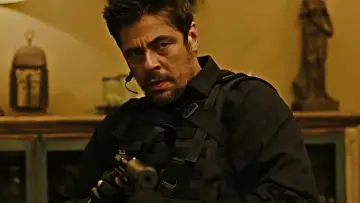 Backdrop to the movie "Sicario" #835735