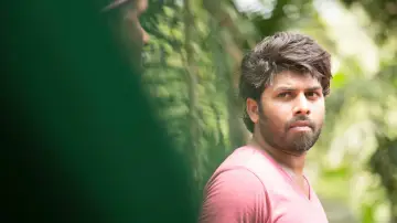 Backdrop to the movie "Koothara" #1150626