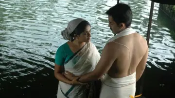 Backdrop to the movie "Vaasthavam" #1620896