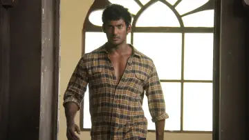 Backdrop to the movie "Madha Gaja Raja" #1782827