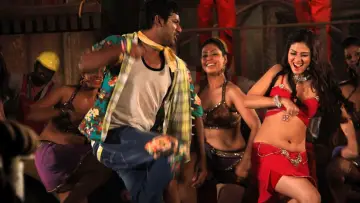 Backdrop to the movie "Madha Gaja Raja" #1782836