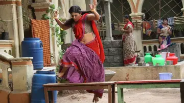 Backdrop to the movie "Madha Gaja Raja" #1782845