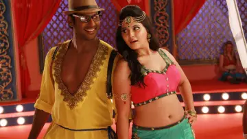 Backdrop to the movie "Madha Gaja Raja" #1782849