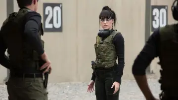 Backdrop to the movie "The 5th Wave" #327418