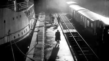 Backdrop to the movie "The Man from London" #1650579