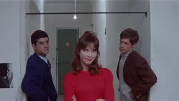 Backdrop to the movie "A Woman Is a Woman" #912687