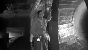 Backdrop to the movie "He Walked by Night" #1918388