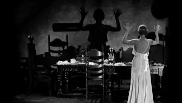 Backdrop to the movie "The Old Dark House" #1649751