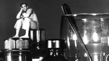Backdrop to the movie "The Incredible Shrinking Man" #986895