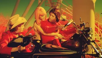 Backdrop to the movie "Galaxina" #1653255