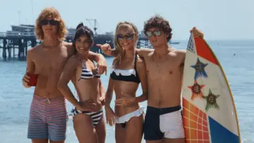 Backdrop to the movie "Surf 2" #1926882
