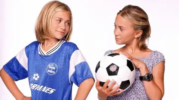 Backdrop to the movie "Switching Goals" #1035756
