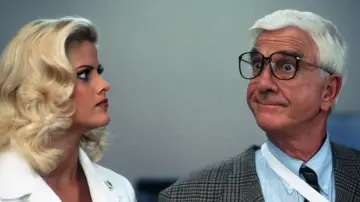 Backdrop to the movie "Naked Gun 33⅓: The Final Insult" #636544