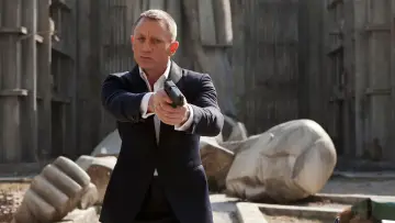 Backdrop to the movie "Skyfall" #587951
