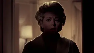 Backdrop to the movie "Portrait in Black" #1860388