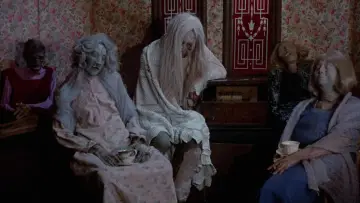 Backdrop to the movie "Deranged" #1192240