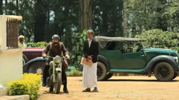 Backdrop to the movie "Iyobinte Pusthakam" #1622707