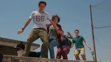 Backdrop to the movie "Famous Five 4" #1851075