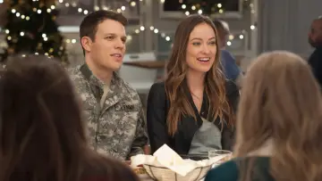 Backdrop to the movie "Love the Coopers" #898412