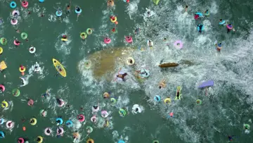 Backdrop to the movie "The Meg" #1725847