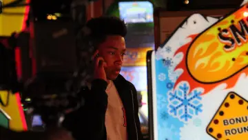 Backdrop to the movie "Sleight" #1858455