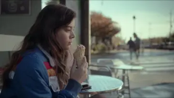 Backdrop to the movie "The Edge of Seventeen" #1630654