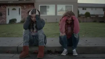 Backdrop to the movie "The Edge of Seventeen" #884199