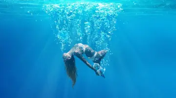 Backdrop to the movie "Under the Silver Lake" #324034