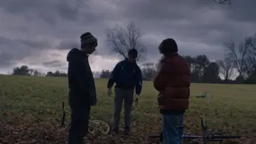 Backdrop to the movie "Super Dark Times" #999078