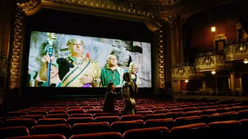 Backdrop to the movie "The Shape of Water" #597899