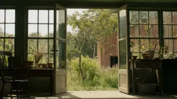 Backdrop to the movie "Marrowbone" #869579