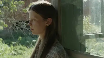 Backdrop to the movie "Marrowbone" #869591