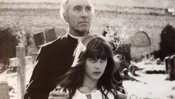 Backdrop to the movie "To the Devil a Daughter" #1095906