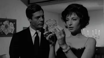 Backdrop to the movie "La Notte" #751999