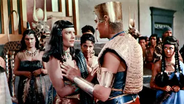 Backdrop to the movie "Land of the Pharaohs" #391274