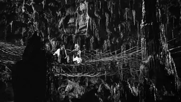 Backdrop to the movie "Earth vs. the Spider" #846700