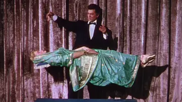 Backdrop to the movie "Houdini" #1126851