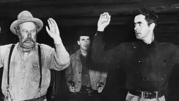Backdrop to the movie "Rawhide" #1116270