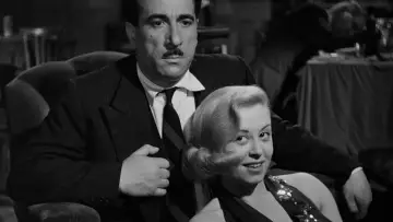 Backdrop to the movie "Variety Lights" #1619486