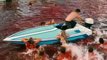 Backdrop to the movie "Piranha 3D" #1164207