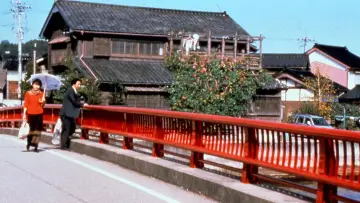 Backdrop to the movie "Warm Water Under a Red Bridge" #1622935