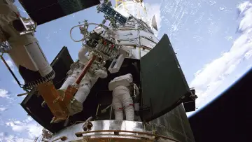 Backdrop to the movie "Hubble" #457762